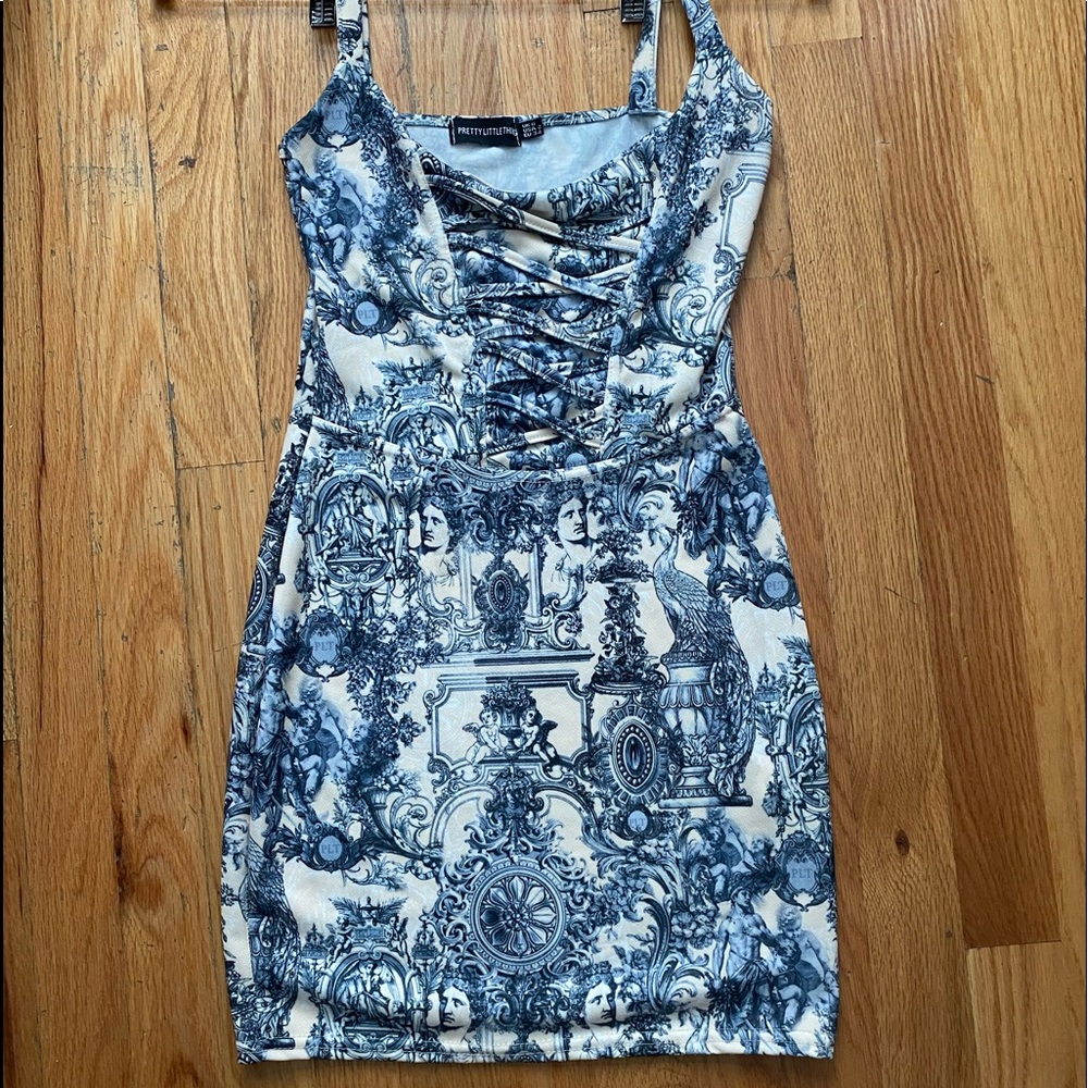 MINI renaissance dress PRETTY LITTLE THING